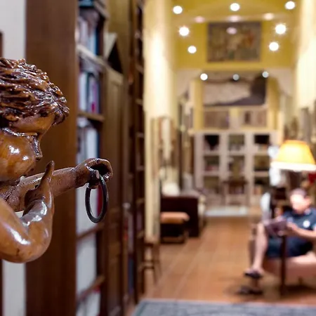 Donna Regina Dimora D'epoca * נאפולי