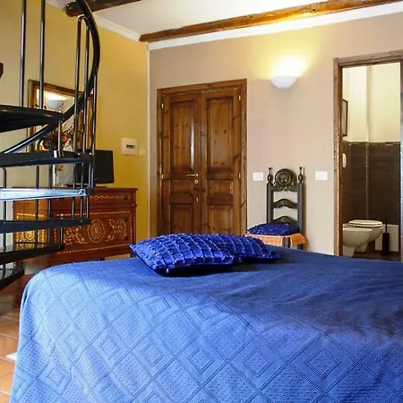 Habitación en casa particular Donna Regina Dimora D'epoca Nápoles