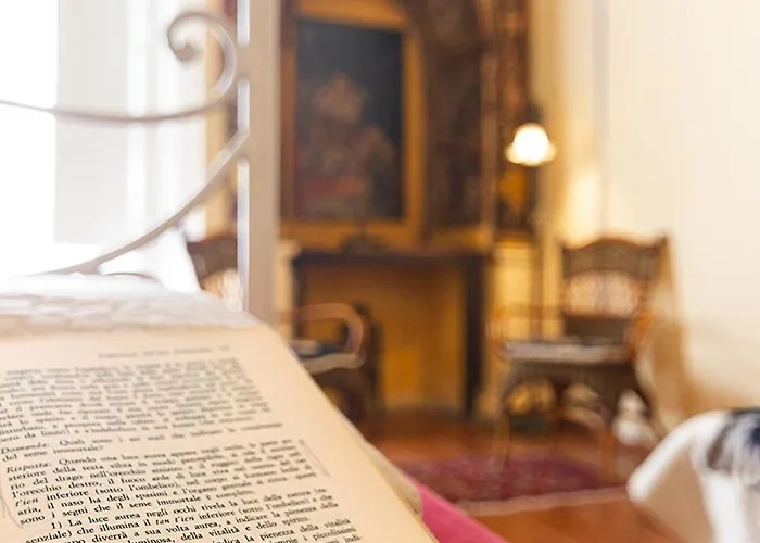 Homestay Donna Regina Dimora D'epoca